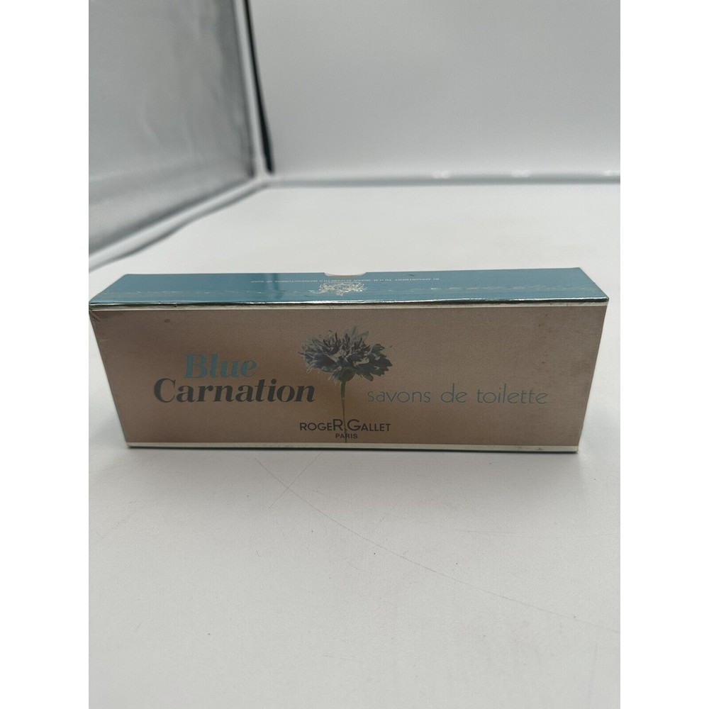 Box Of 3 Vintage Roger & Gallet Blue Carnation Soap 3.25 Ounces New Sealed
